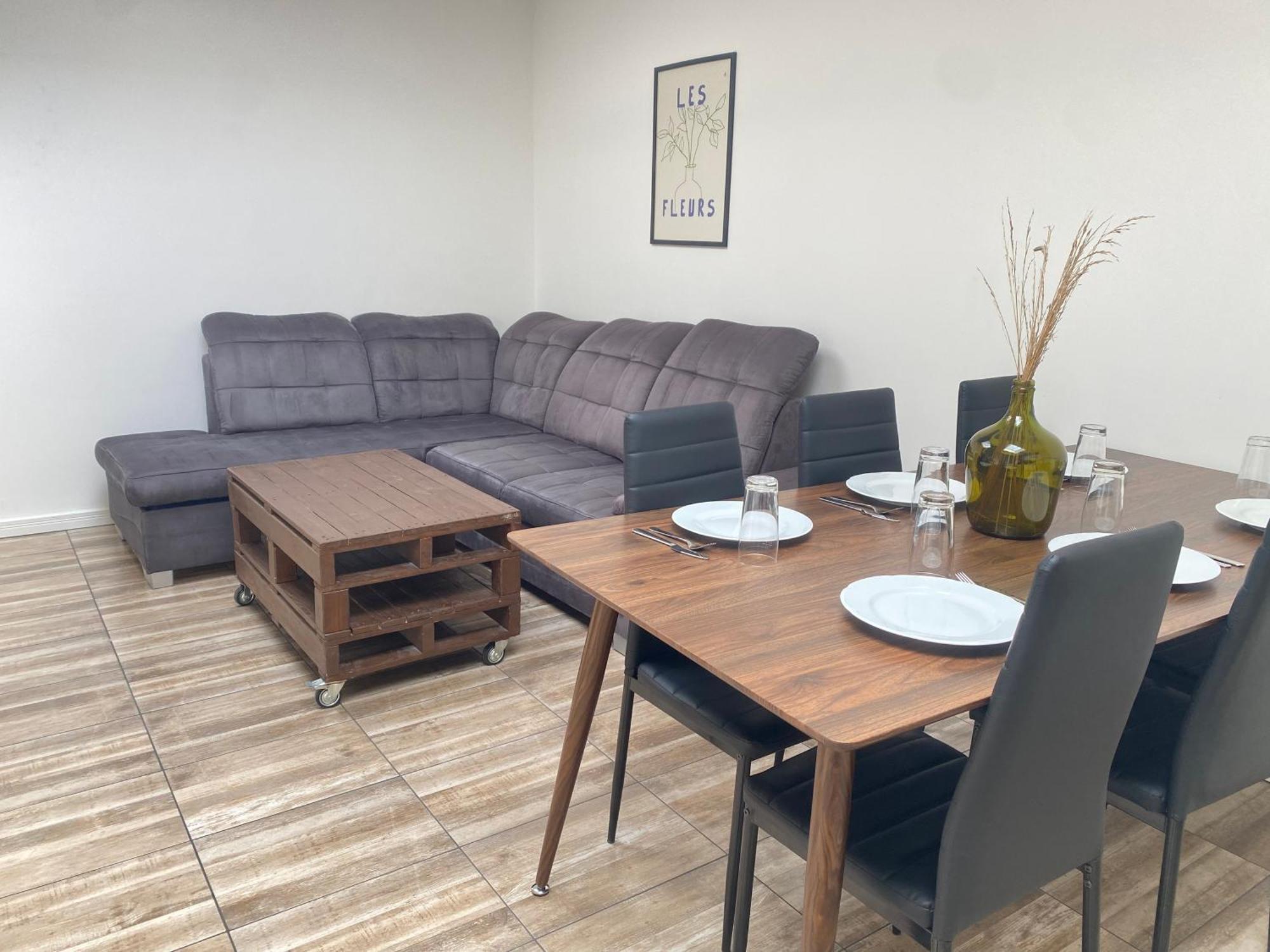 Privates & Gemuetliches Appartement Inklusive Parkplatz 德伦施泰因富特 外观 照片