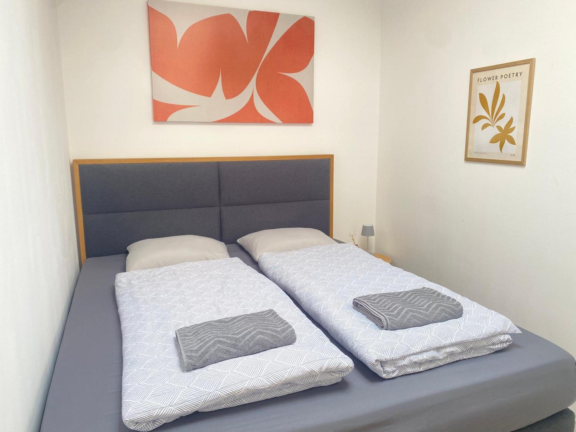 Privates & Gemuetliches Appartement Inklusive Parkplatz 德伦施泰因富特 外观 照片